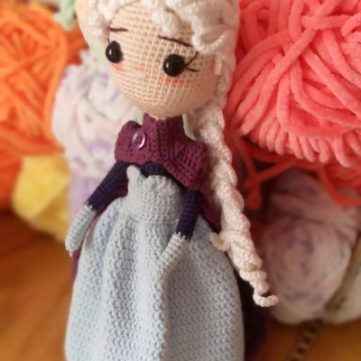 Amigurumi doll 