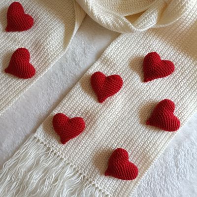 Crochet women's hearts scarf