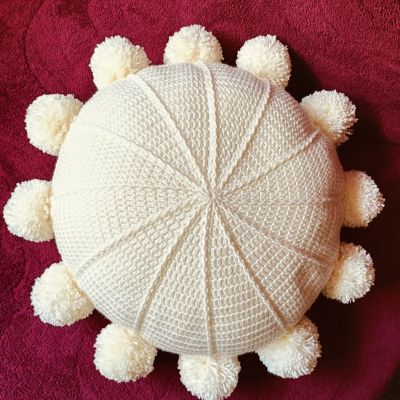 Round crochet cushion