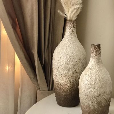 Set  vases of different sizes 