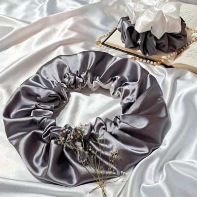 satin bonnet - white and gray