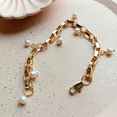 Elegant pearl bracelet