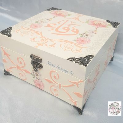 Wooden box with metal accessories size 20 cm