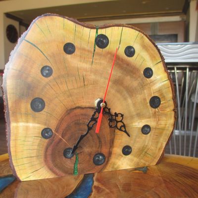 Wooden desk clock