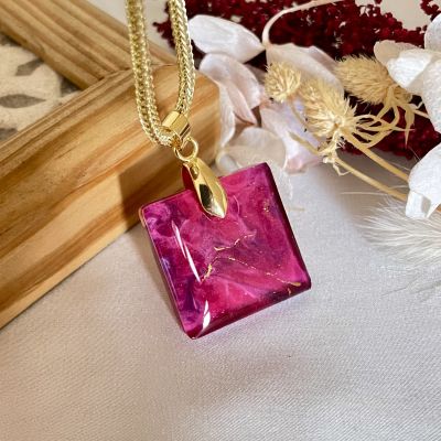 Resin necklace