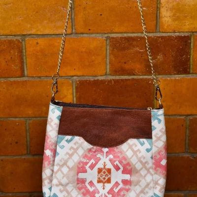 Medium cross bag