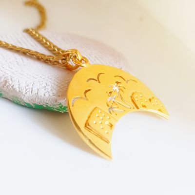 A flock of pigeons Pendant