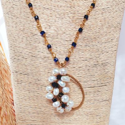 Natural pearls & crystal set