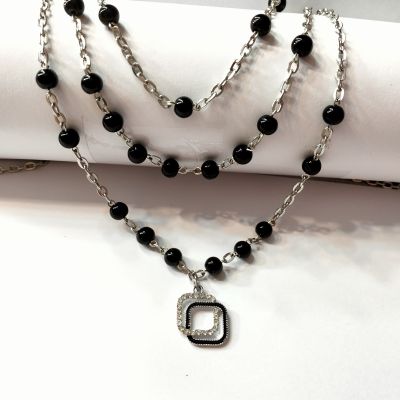 Chain of black colour