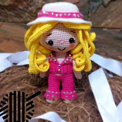 Amigurumi barbie