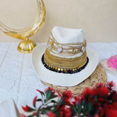 Hat gold black