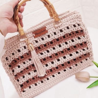 Crochet bag with ivory handle