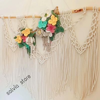 Macrame hanging with flower