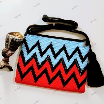 Zigzag bag with beads