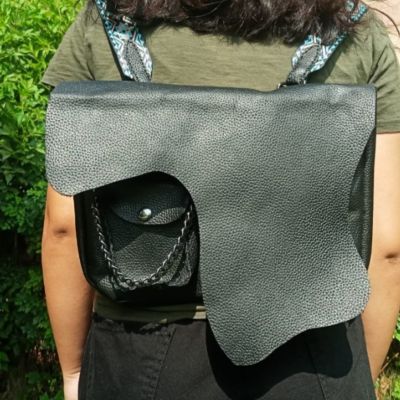 Black back bag 