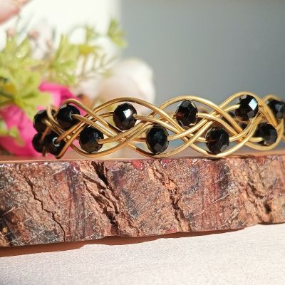 Copper bracelet with black crystal beads