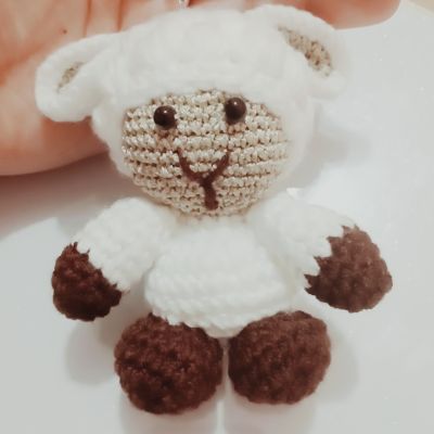 Medal small sheep crochet 