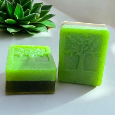 Moringa leaves powder&lemon ess.oil soap