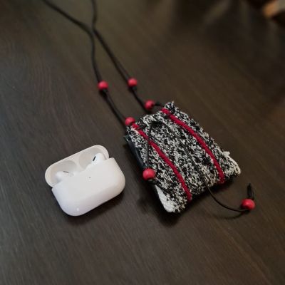 Ear buds holder 