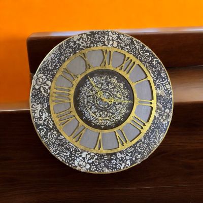 Decorative wall clock