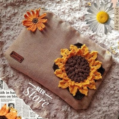  Sunflower Clutch 