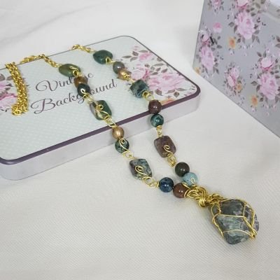 Green handmade copper necklace with flourite pendant and gemstones 💚💚