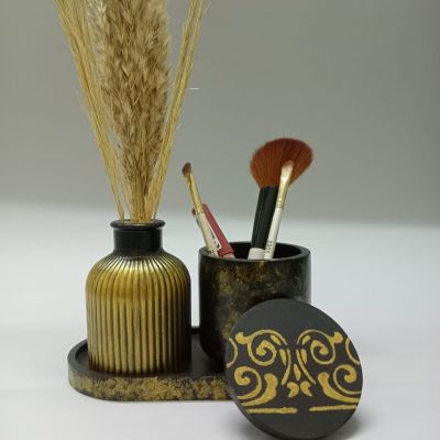 Elegant set with a makeup brush cup