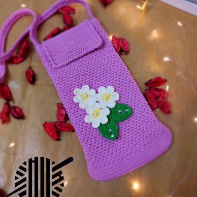 Crochet mobile pouch