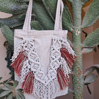 Tote bag with macrame 