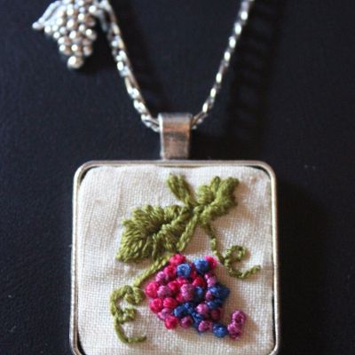 Embroidery necklace