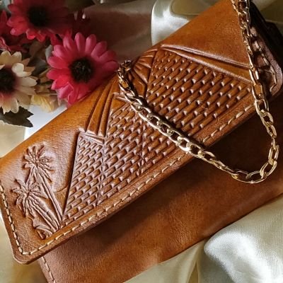 Women's clutch