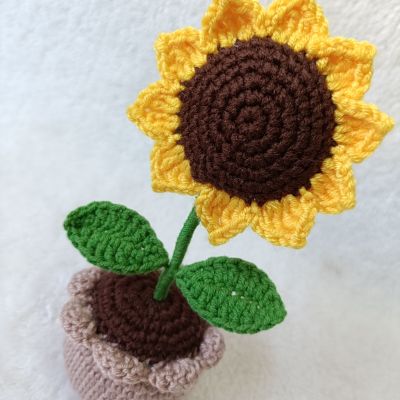 Chrochet Sunflower in pot