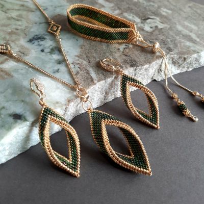 Green wavy leaf set by Miyuki beads