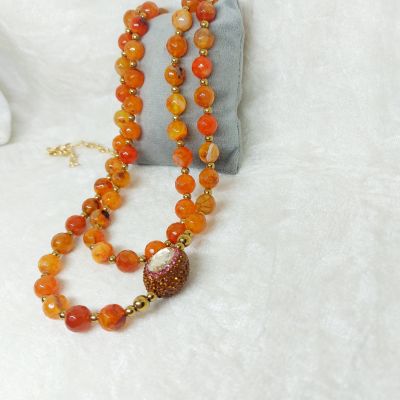 Agate stone necklace.