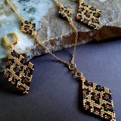 Another design collection of golden Tiger skin from by Miyuki beads