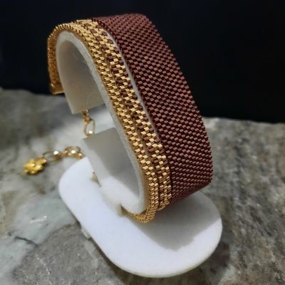 Dark red bracelet with gold by Miyuki beads