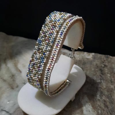 Silver bracelet with mixed colors by Miyuki beads