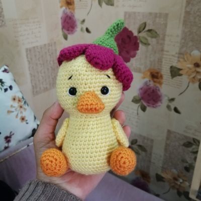 Amigurumi doll chick