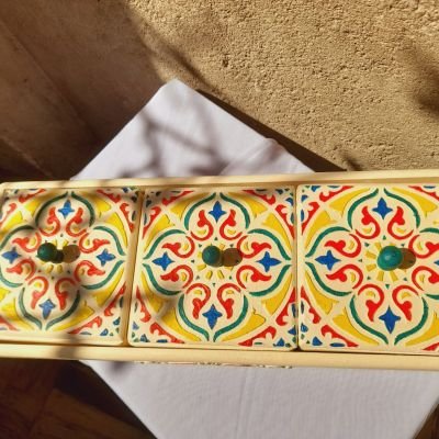 Nuts box with Andalusian embossed decorations