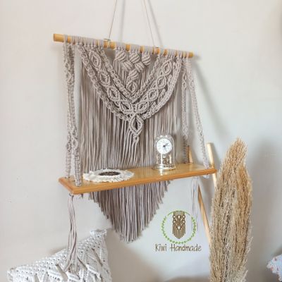 Macrame shelf hanging 