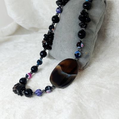 Agate stone necklace.