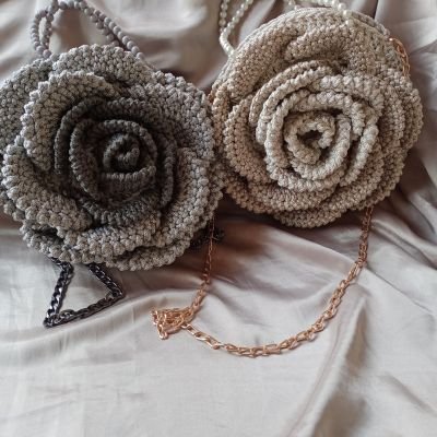 Crochet bag in the shape of a rose