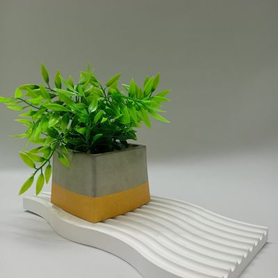 Concrete planter pot