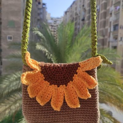 Sunflower crochet bag