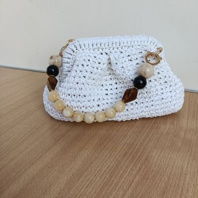 Trendy crochet clutch