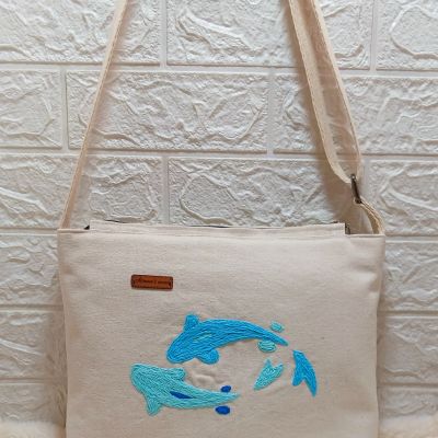 Cross bag embroidery Dolphin2