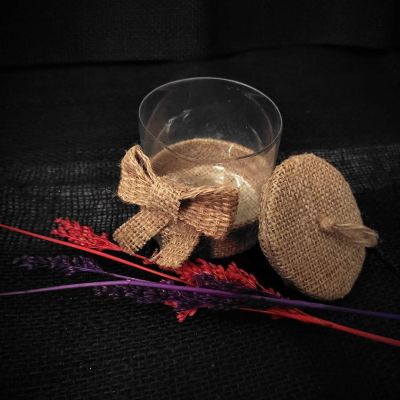 Decor Small rounded plastic and jute gift box 