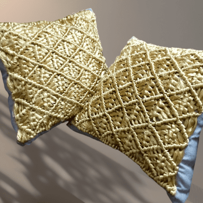 Macrame cushions in gold 