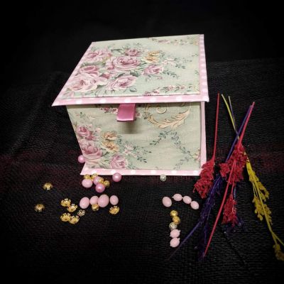 Square Floral gift box 