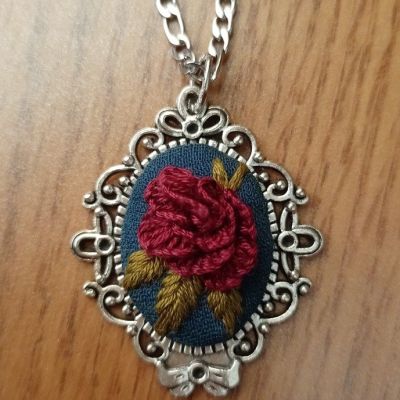 Embroidery necklace